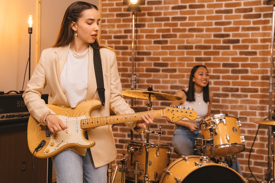how to improve your rhythm guitar playing