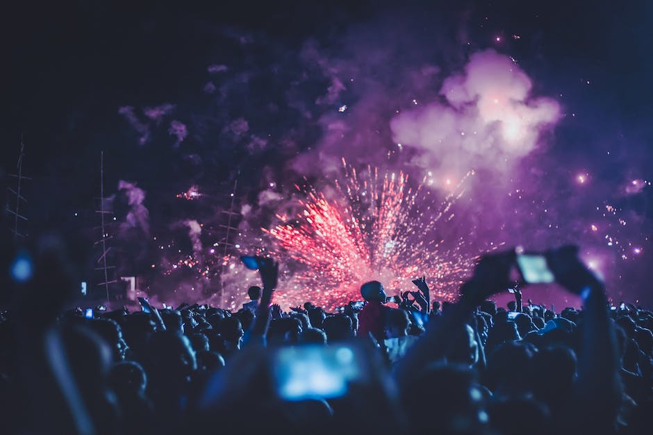 how does entertainment influence society