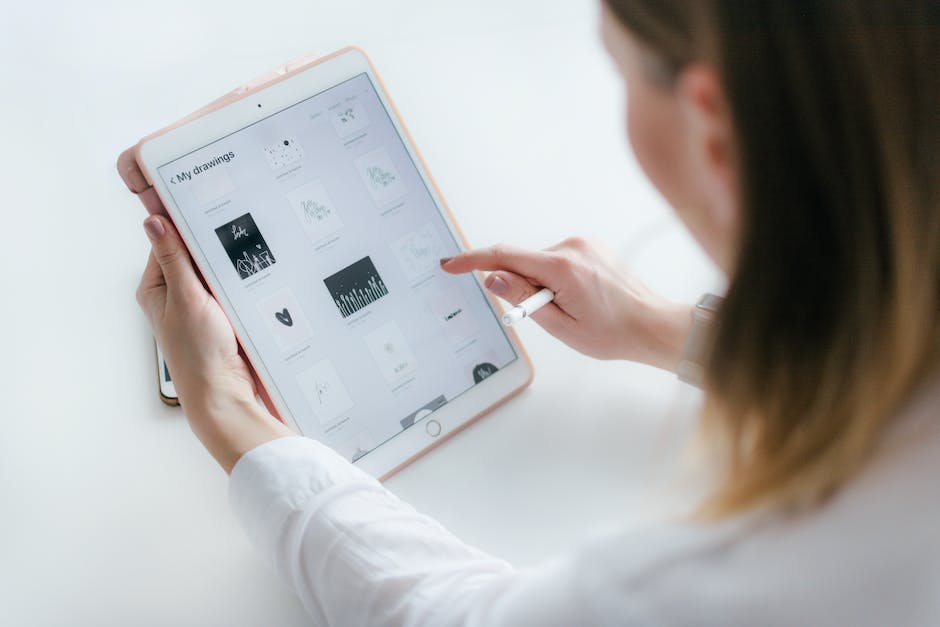 how to download a hollywood app