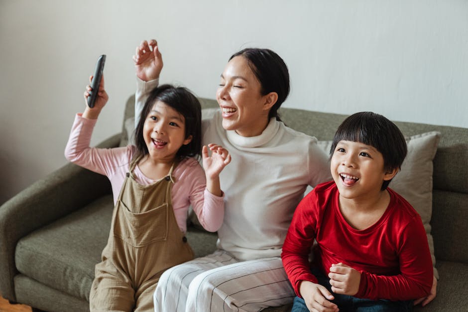 how to play gallery videos on tv