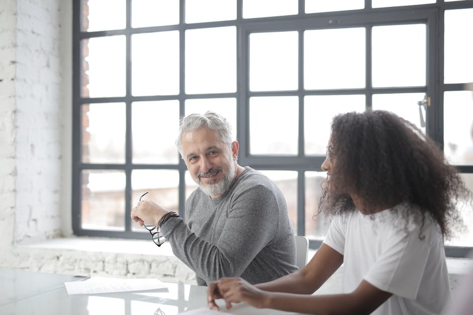 what makes a positive leader