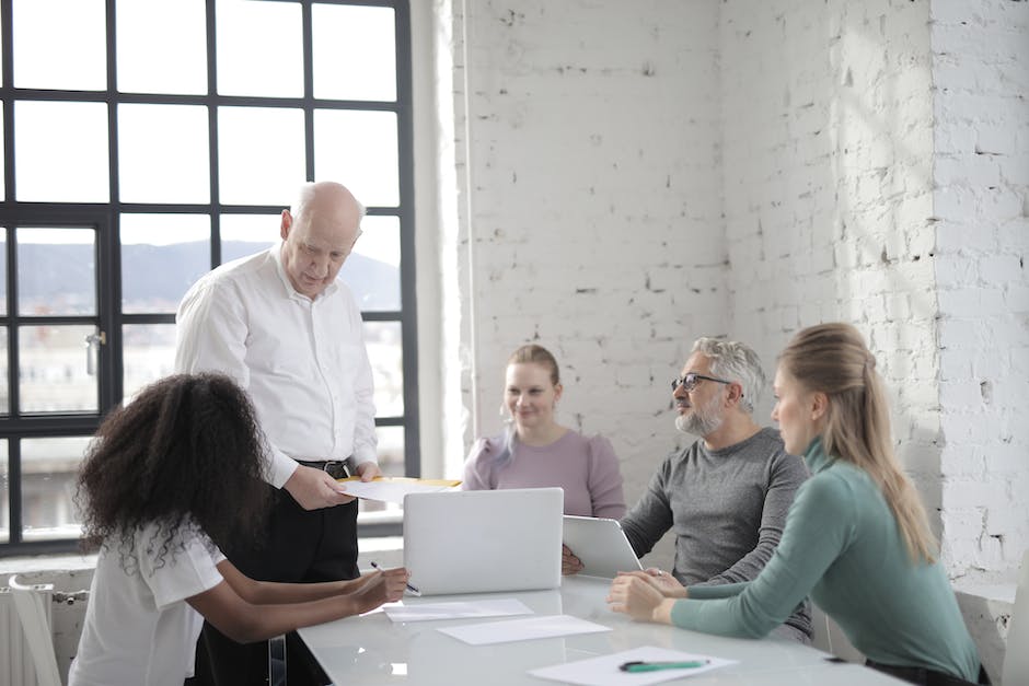 discuss in brief what is visionary leadership